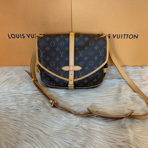 Louis Vuitton Handbags - 💯 Authentic Louis Vuitton Saumur 30